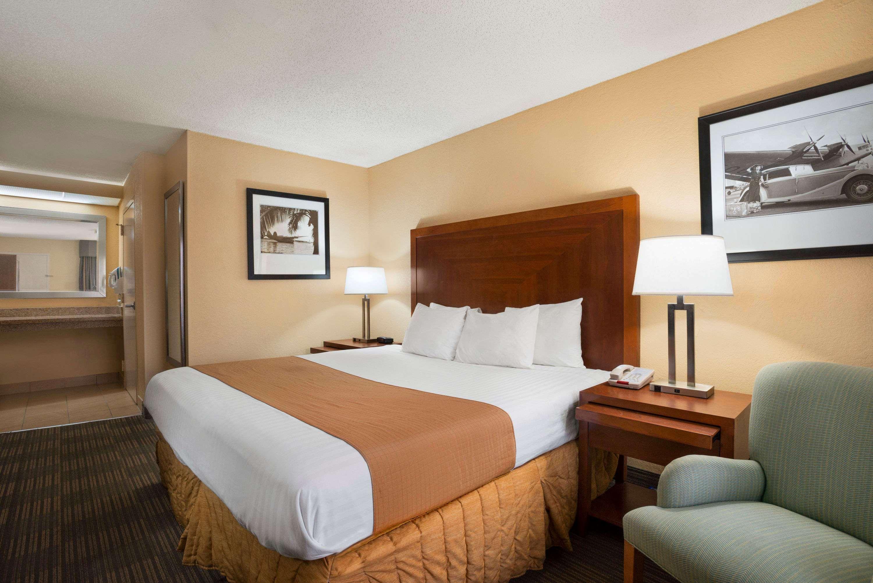 Days Inn By Wyndham Jacksonville Airport Εξωτερικό φωτογραφία