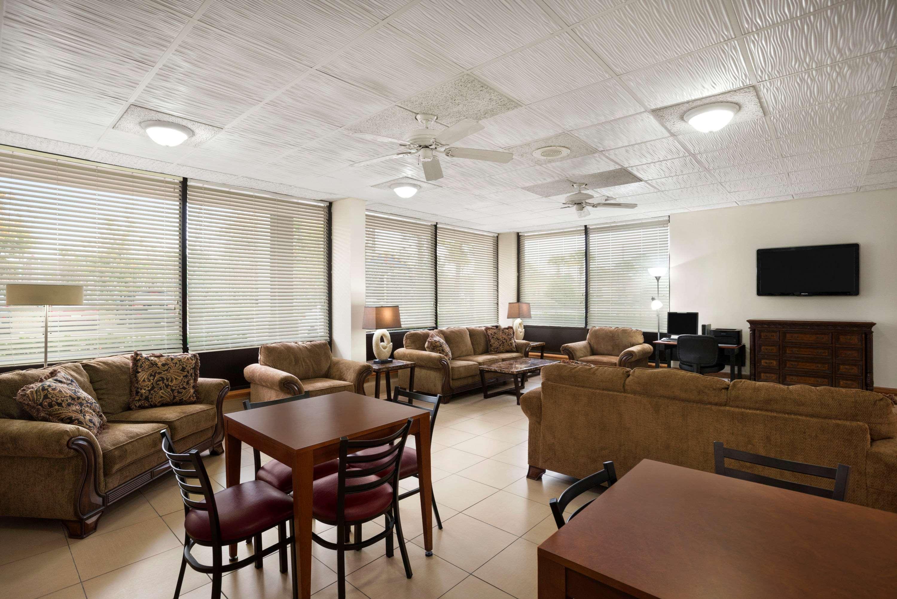 Days Inn By Wyndham Jacksonville Airport Εξωτερικό φωτογραφία