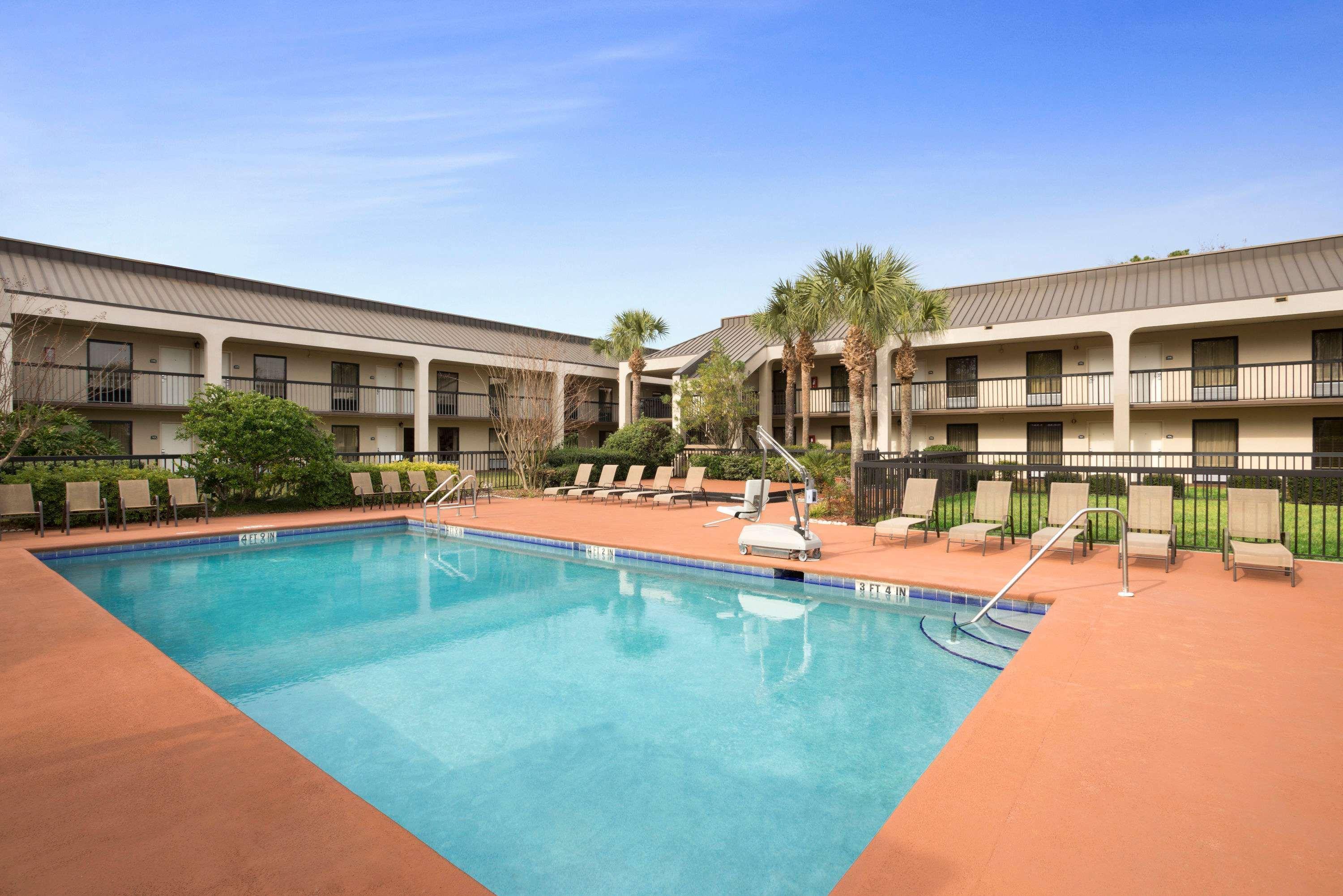 Days Inn By Wyndham Jacksonville Airport Εξωτερικό φωτογραφία